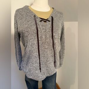 Rails EUC marled lace up w/ velvet ties. Super soft & roomy w/ 2% stretch